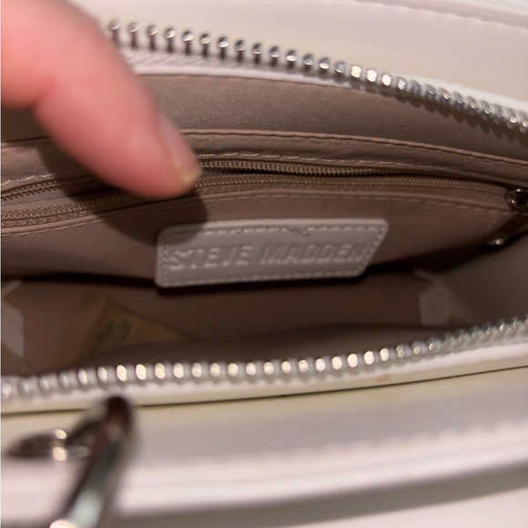 Steve Madden Small Top Handle Box Bag White Mini Crossbody Chain Accent NWT - Picture 8 of 9
